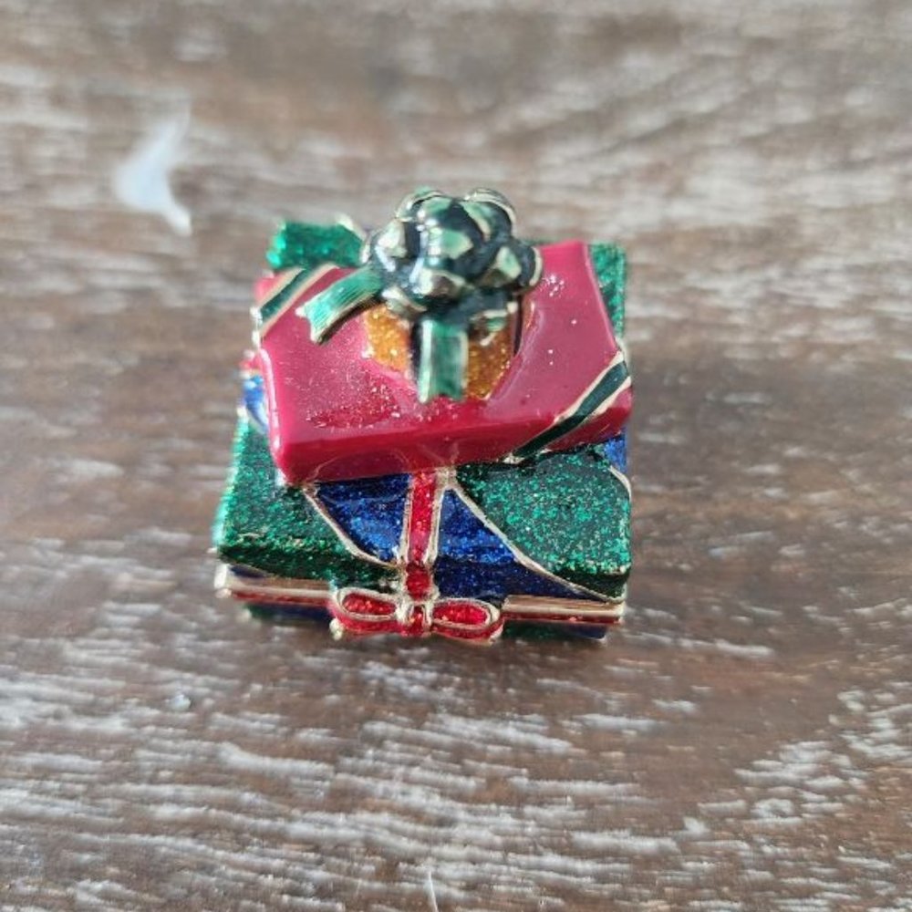 MONET CHRISTMAS ENAMEL TRINKET BOX. PRESENT